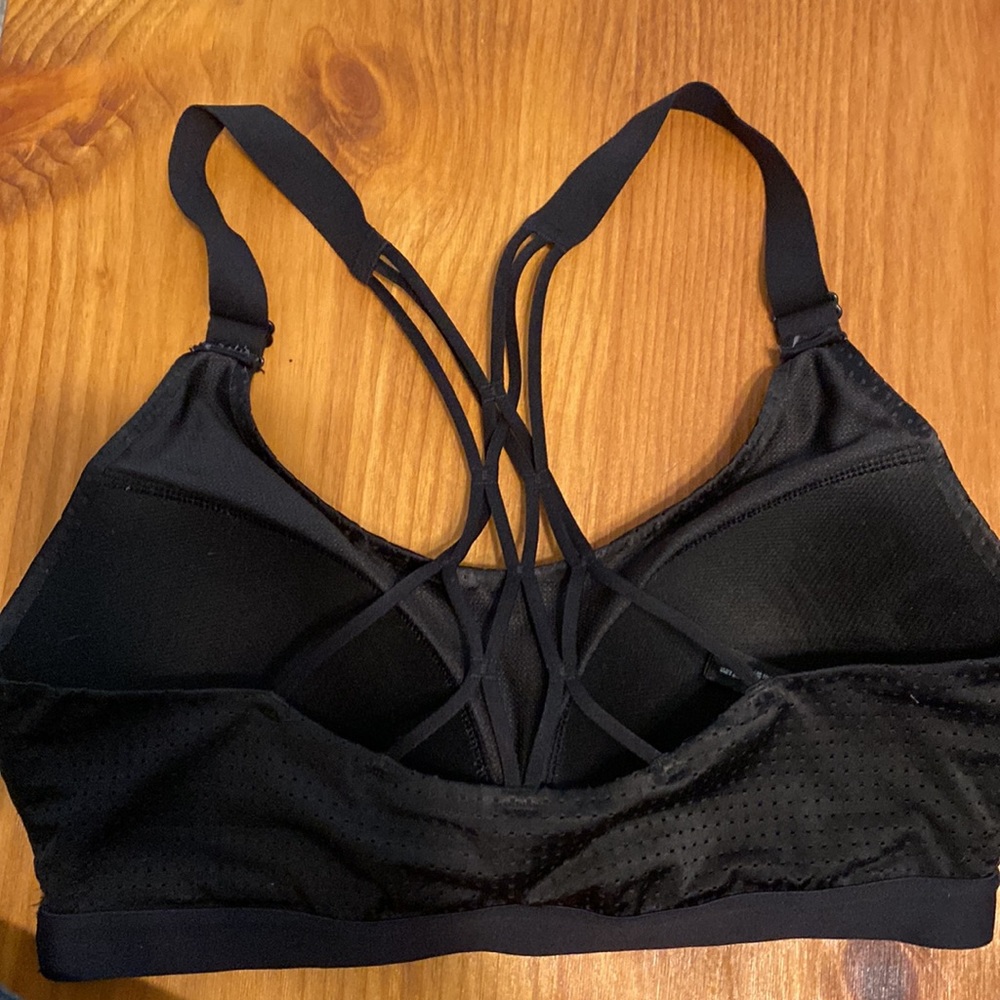 Victoria Bra - Picture 2 of 3